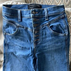 High-waisted Veronica Beard Ryleigh jeans in size 27.